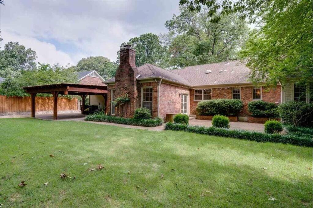 Elegant 6 Bedroom Home In Heart Of Memphis Exterior foto